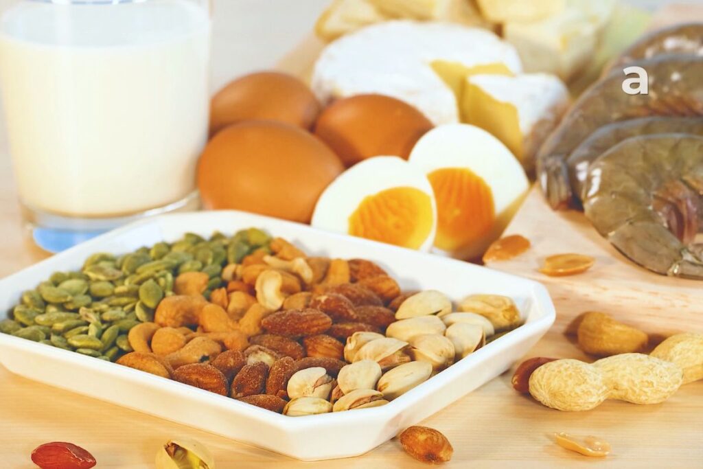 Best zinc-rich foods including oysters, beef, eggs, pumpkin seeds, chickpeas, lentils, cashews, dairy, and whole grains